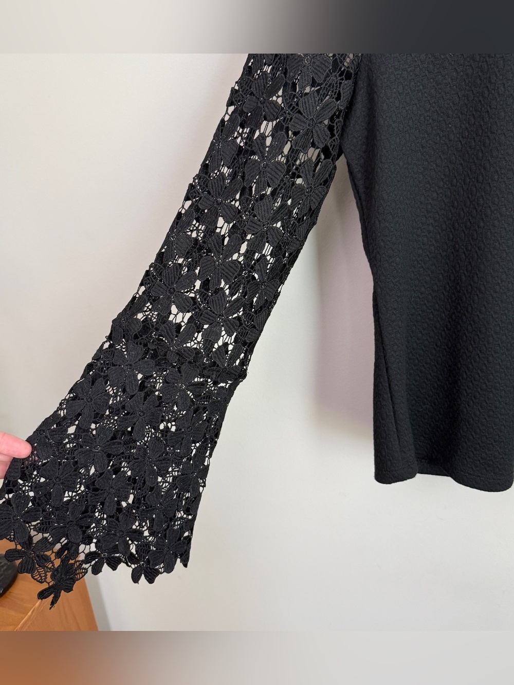 Eri + Ali Black Floral Lace Bell Sleeve Top Textured Mixed Media Dark Academia S - Picture 3 of 9